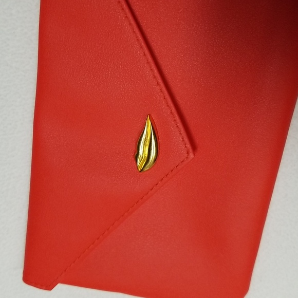 Ipsy 'Sealed with a Kiss" bag - Picture 6 of 6